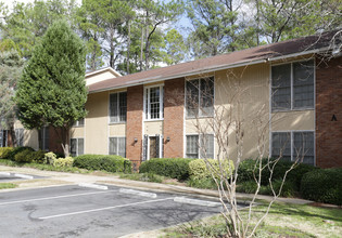 Building Photo - Village Square