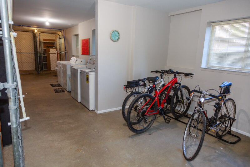 Building Photo - 430 Baldwin Ave