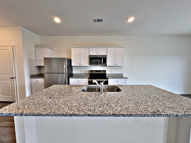 Building Photo - 8431 Vacek Xing Wy