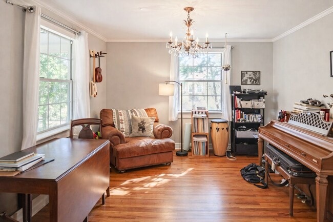 Building Photo - 470 Clover St