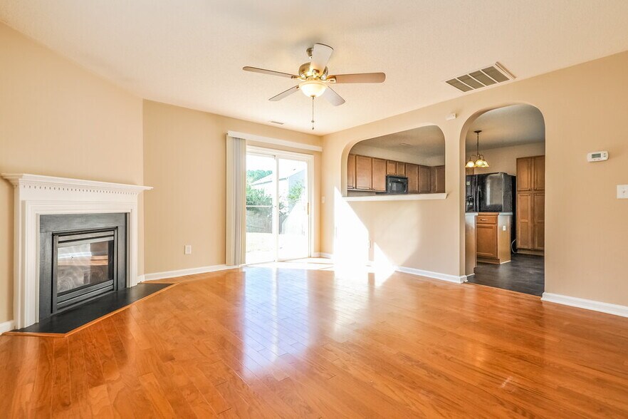 Building Photo - 63 Brookhaven Dr