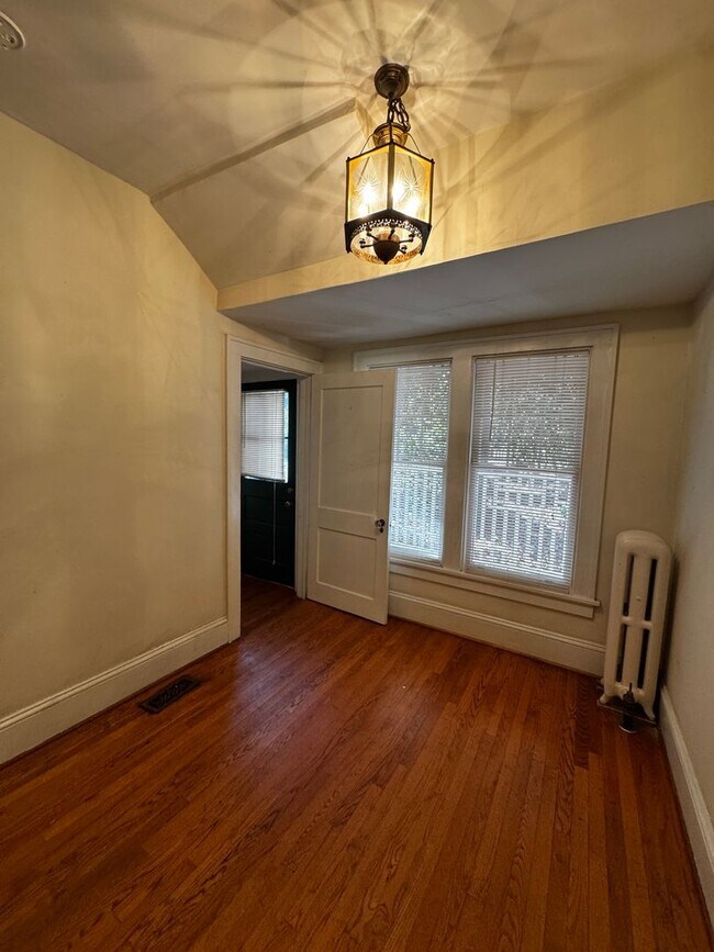 Building Photo - 3BR/2BA House in Five Points