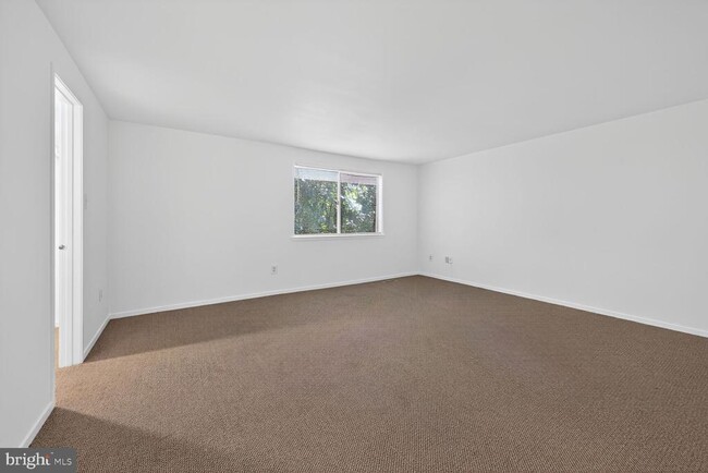 Building Photo - 7827 Archbold Terrace