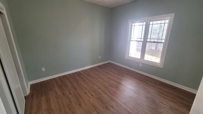 Building Photo - Spacious Three-Level Townhome with Finished Basement in Convenient Garner Location