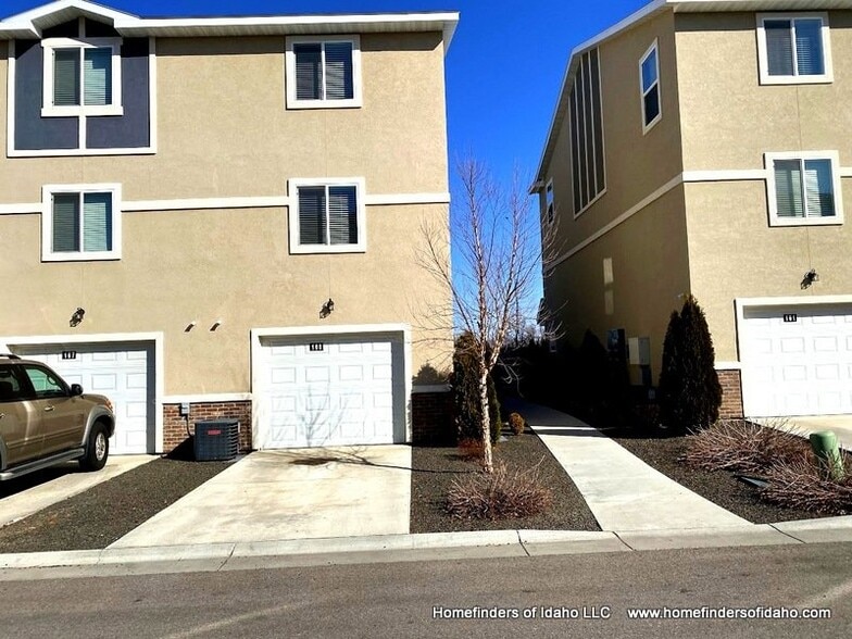 Building Photo - 3710 N Centrepoint Way