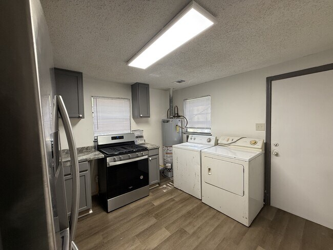 Building Photo - 539 W Georgia St