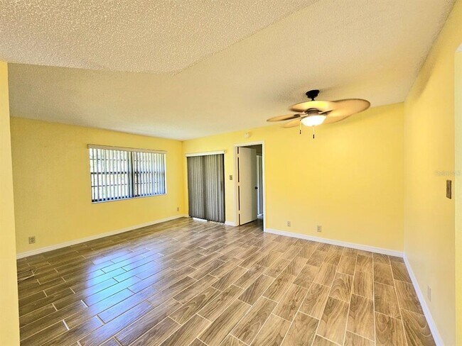 Building Photo - 19505 Quesada Ave