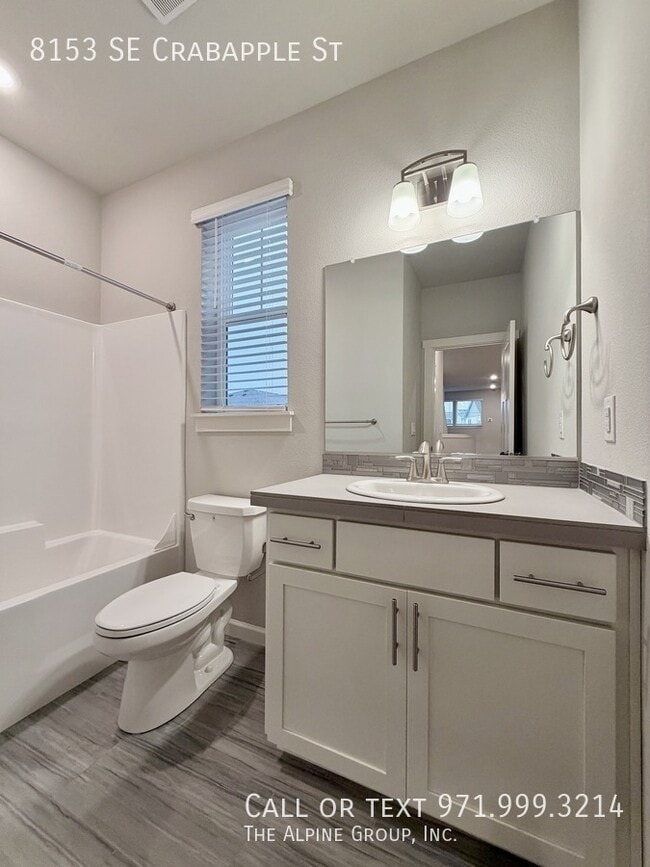 Building Photo - 8153 SE Crabapple St