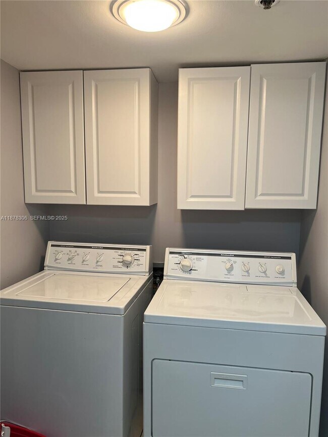 Building Photo - 3100 N Hwy A1A