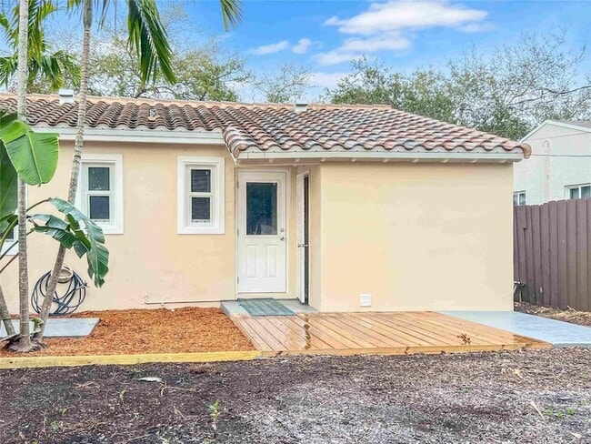 Building Photo - 1300 NW 6th Ave