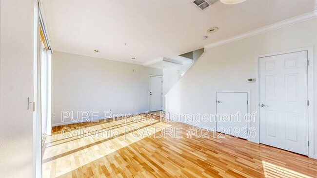 Building Photo - 950 Campoy St