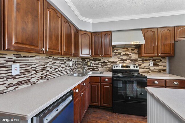 Building Photo - 2828 Beckon Dr