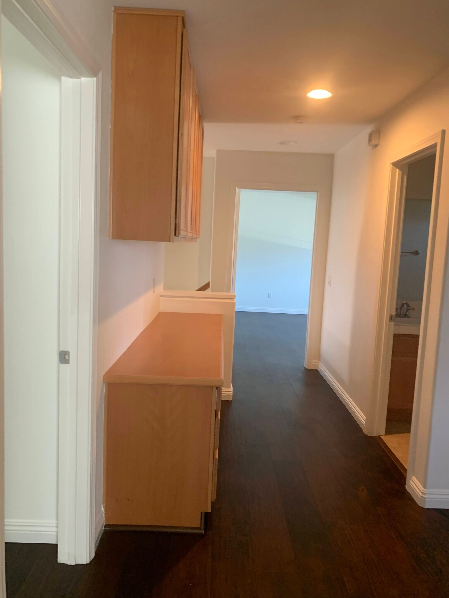 Building Photo - 2568 Rochelle Ave