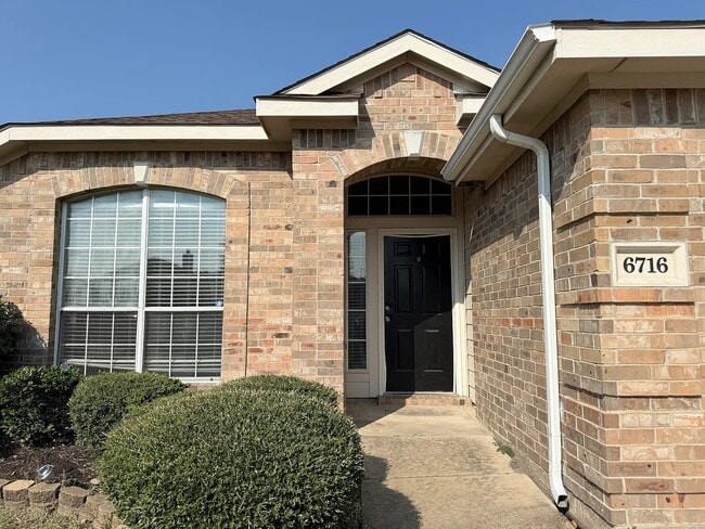 Building Photo - 6716 Spencer Dr