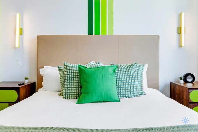 Building Photo - 777 N Ocean Dr