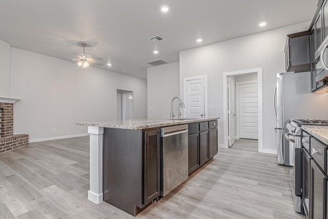 Building Photo - 6106 Purtis Crk Dr