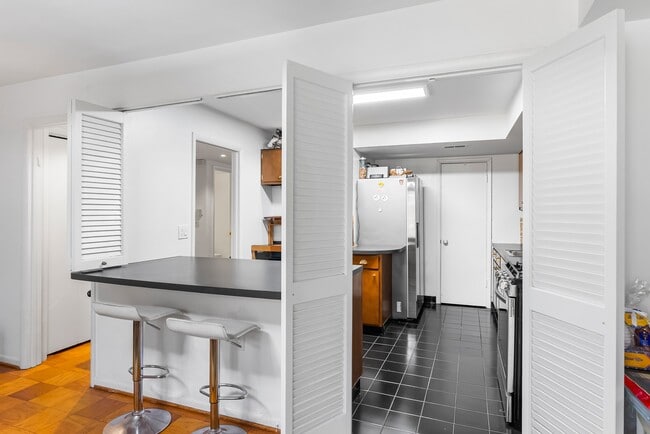 Building Photo - 110 Cross Keys Rd