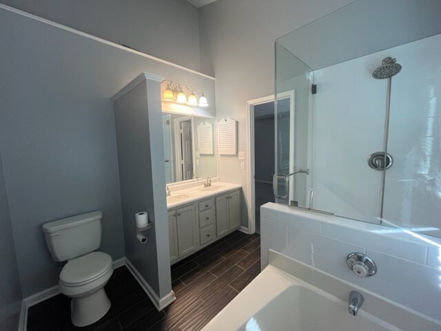 Building Photo - 2825 Sloan Dr