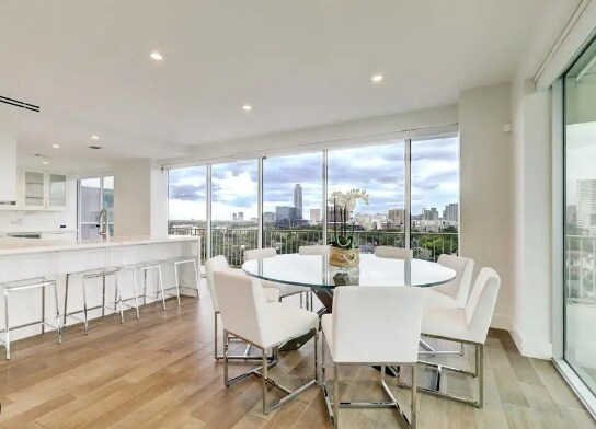 Building Photo - 2200 Willowick-102.F24