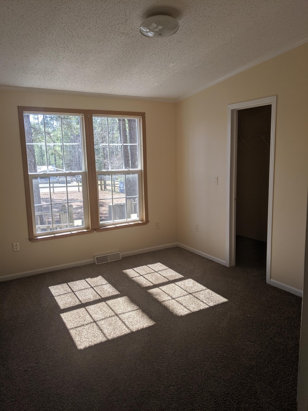 Building Photo - 73 Forest Dr