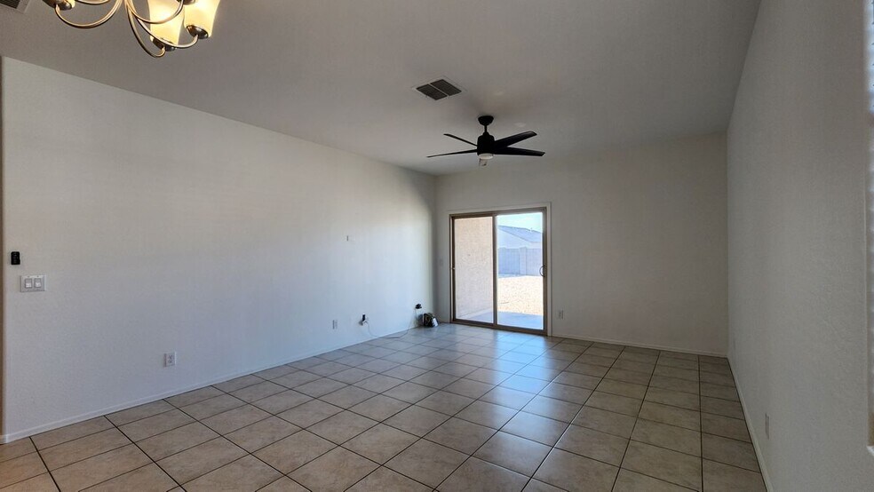 Building Photo - 41932 W Manderas Ln
