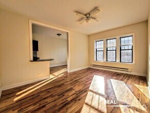 Building Photo - 1 bedroom in CHICAGO IL 60657