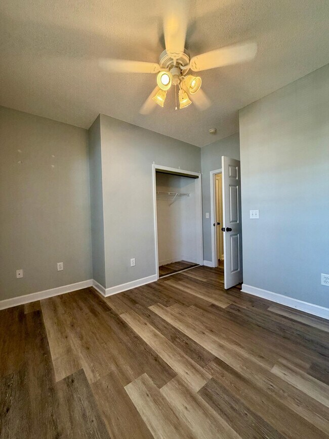 Building Photo - 5801 Oyster Catcher Dr