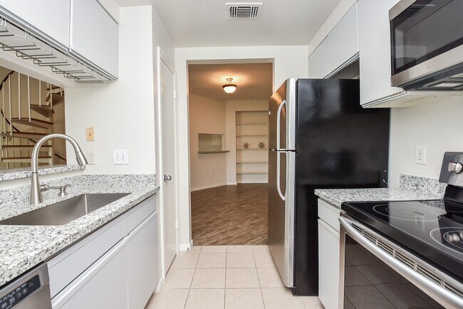 Building Photo - 4144 Greystone Way