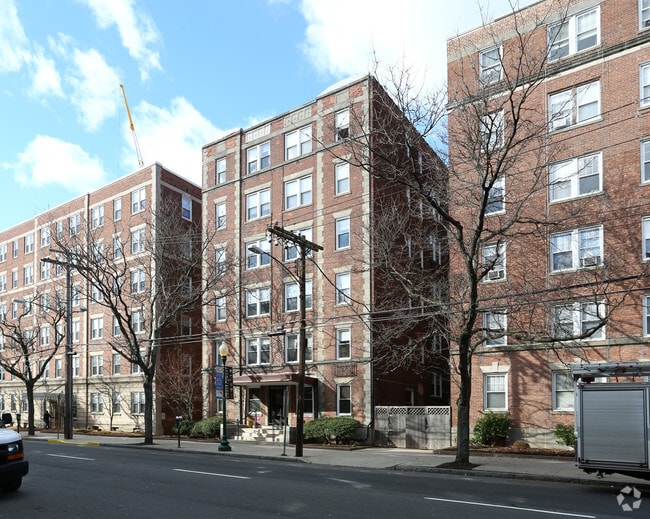 Primary Photo - 80 Howe Street