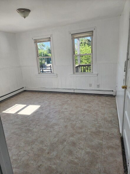 Building Photo - 48 Purdy Ave