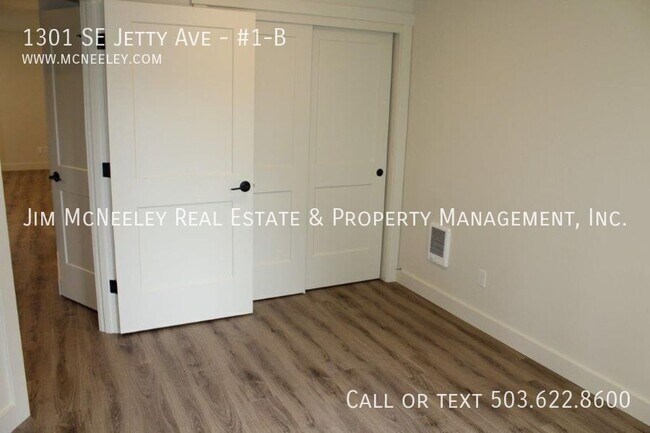Building Photo - 1301 SE Jetty Ave