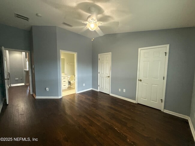 Building Photo - 6162 High Tide Blvd