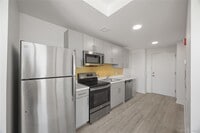 Building Photo - 56 Prospect St