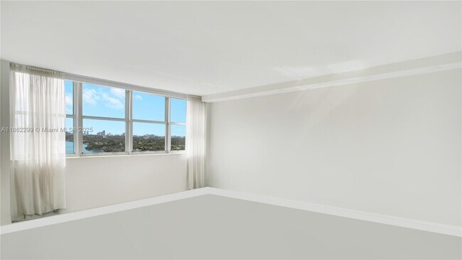 Building Photo - 5838 Collins Ave