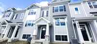 Building Photo - 8768 Clover Ln
