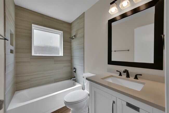 Building Photo - 22318 Meadowrock Dr