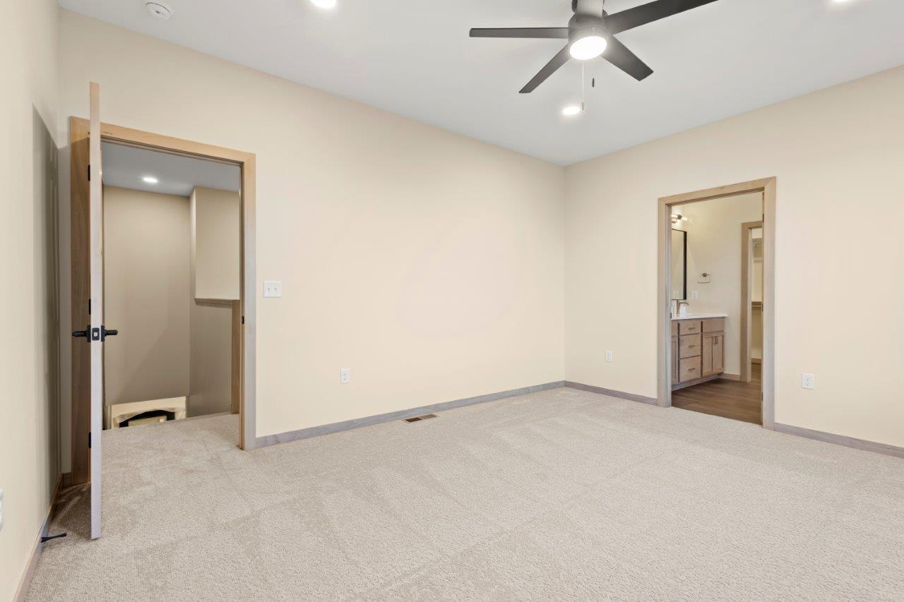 Building Photo - 2324 Sweetgrass Dr