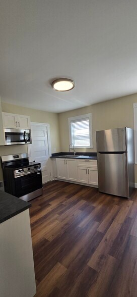 Building Photo - 22 Morton St