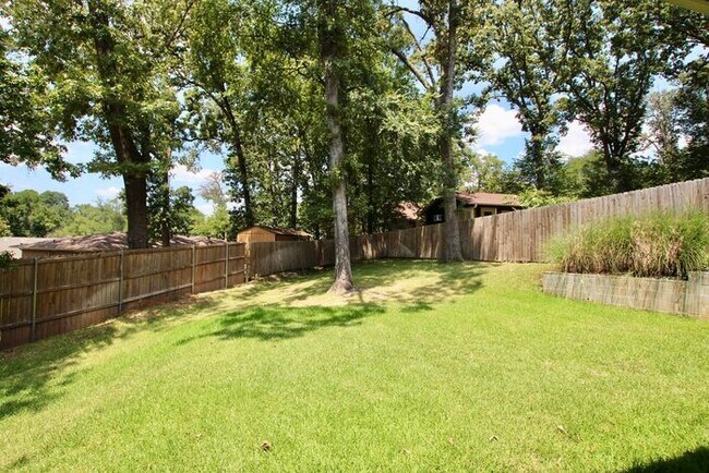 Building Photo - Coming Soon! Stunning 3 Bed 2 Bath Home on...