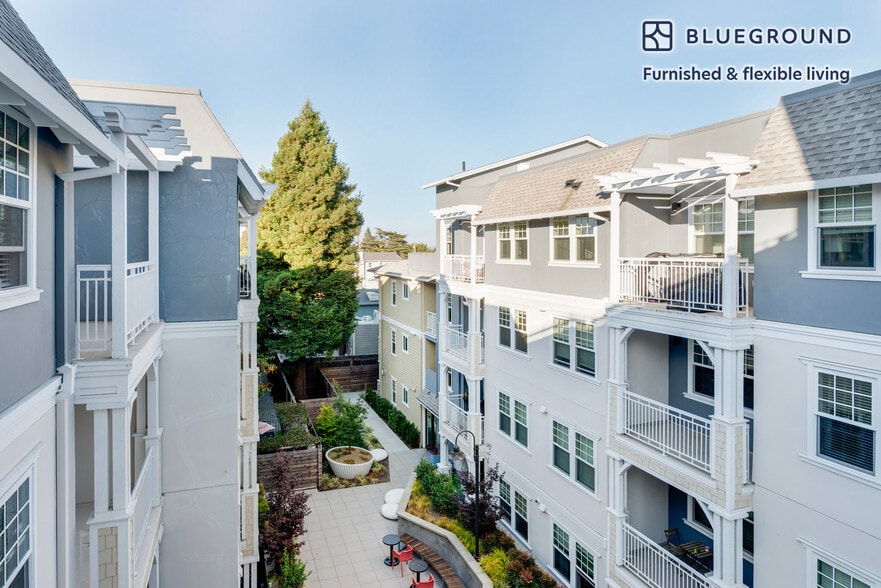 Building Photo - 920 Bayswater Ave