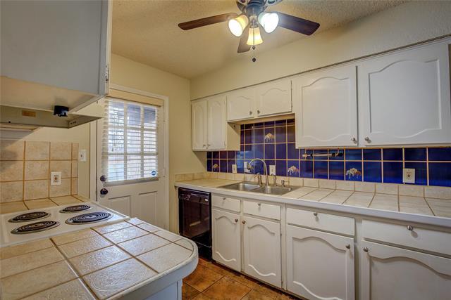Building Photo - 5307 School Hill Cir