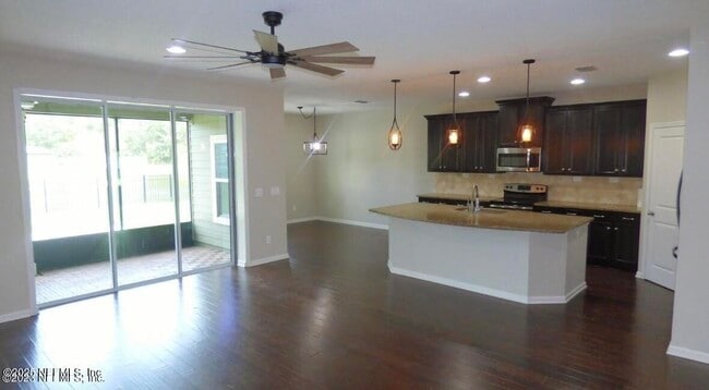 Building Photo - 83117 Purple Martin Dr
