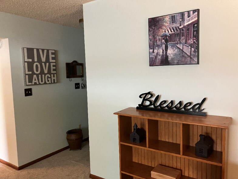 Building Photo - 6946 Gayle Lyn Ln