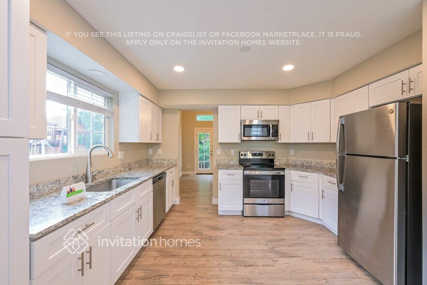 Building Photo - 3289 S Espana Cir