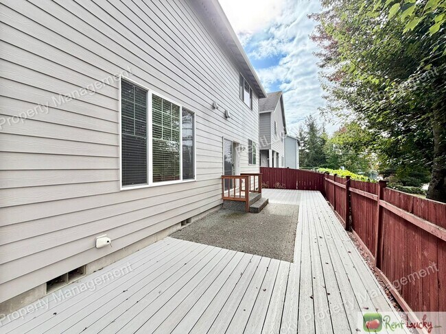 Building Photo - 16432 42nd Dr SE