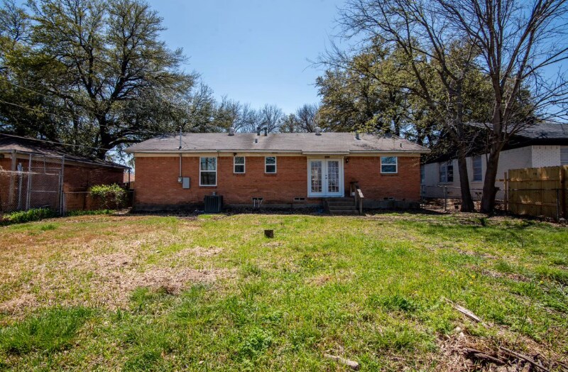 Building Photo - 3521 Hilton Dr