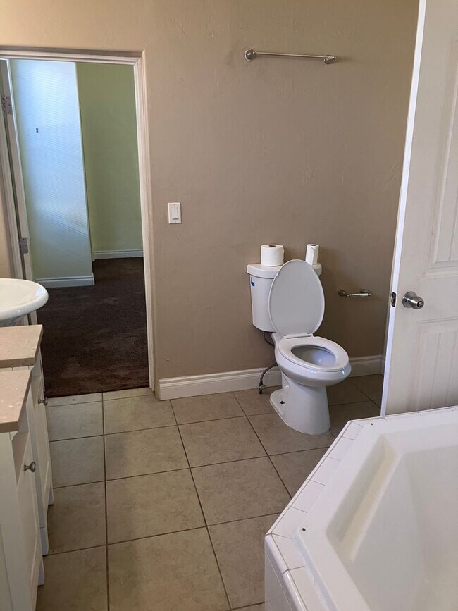 Building Photo - 242-246 N 2nd Ave