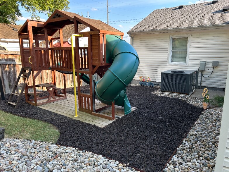 Building Photo - 1119 Davidson St