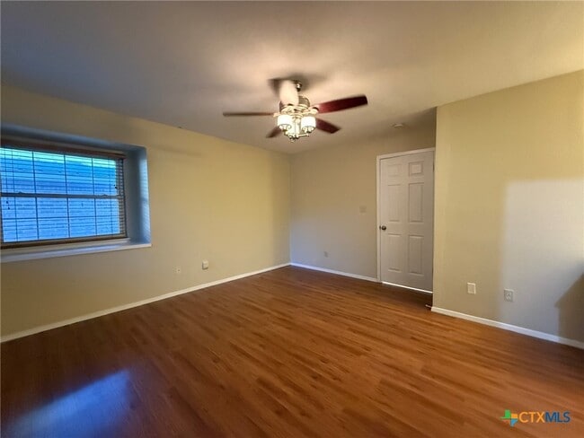 Building Photo - 758 Briarbend Dr