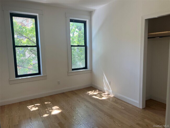 Building Photo - 8-17 Onderdonk Ave